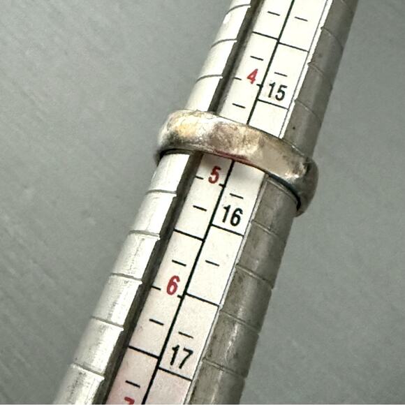 925 Sterling Silver Ring Size 4.75 - Picture 8 of 8